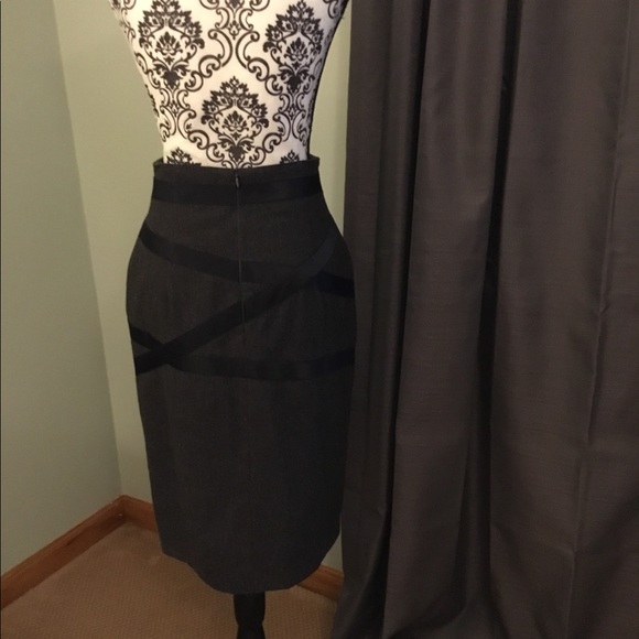 Escada Grey Pencil Skirt - Size 38 (US - Size 6) - Picture 2 of 4